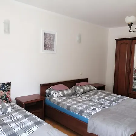 Nad Jeziorem Проживання в сім'ї *